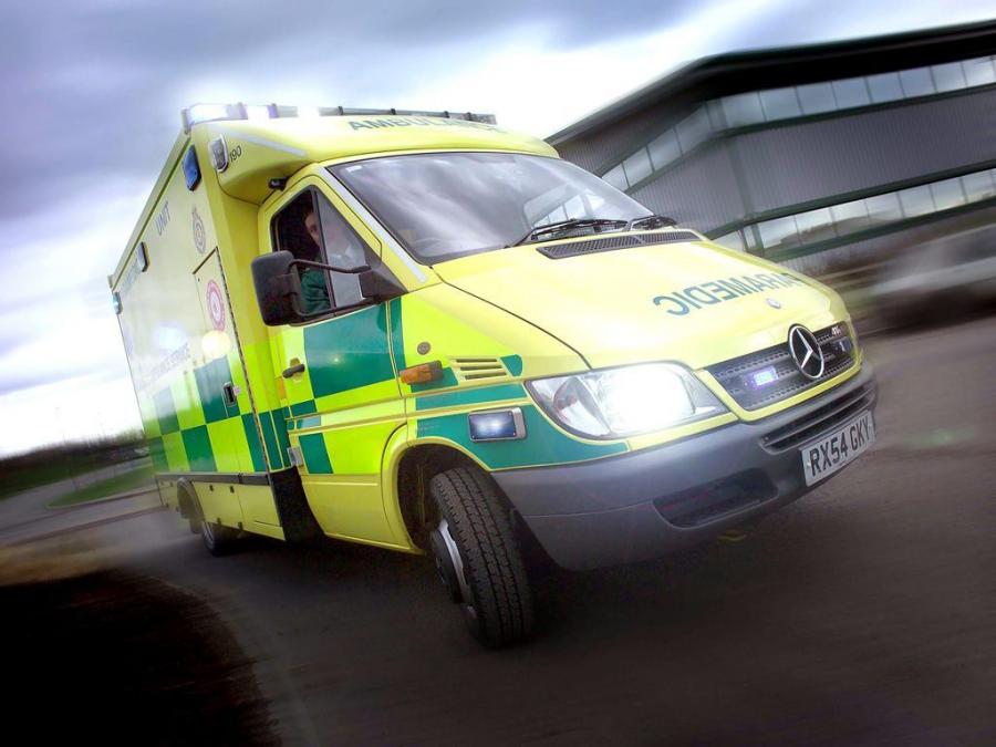  Mercedes-Benz Sprinter Ambulance 2000 года  (UK) (фото 4 из 4)